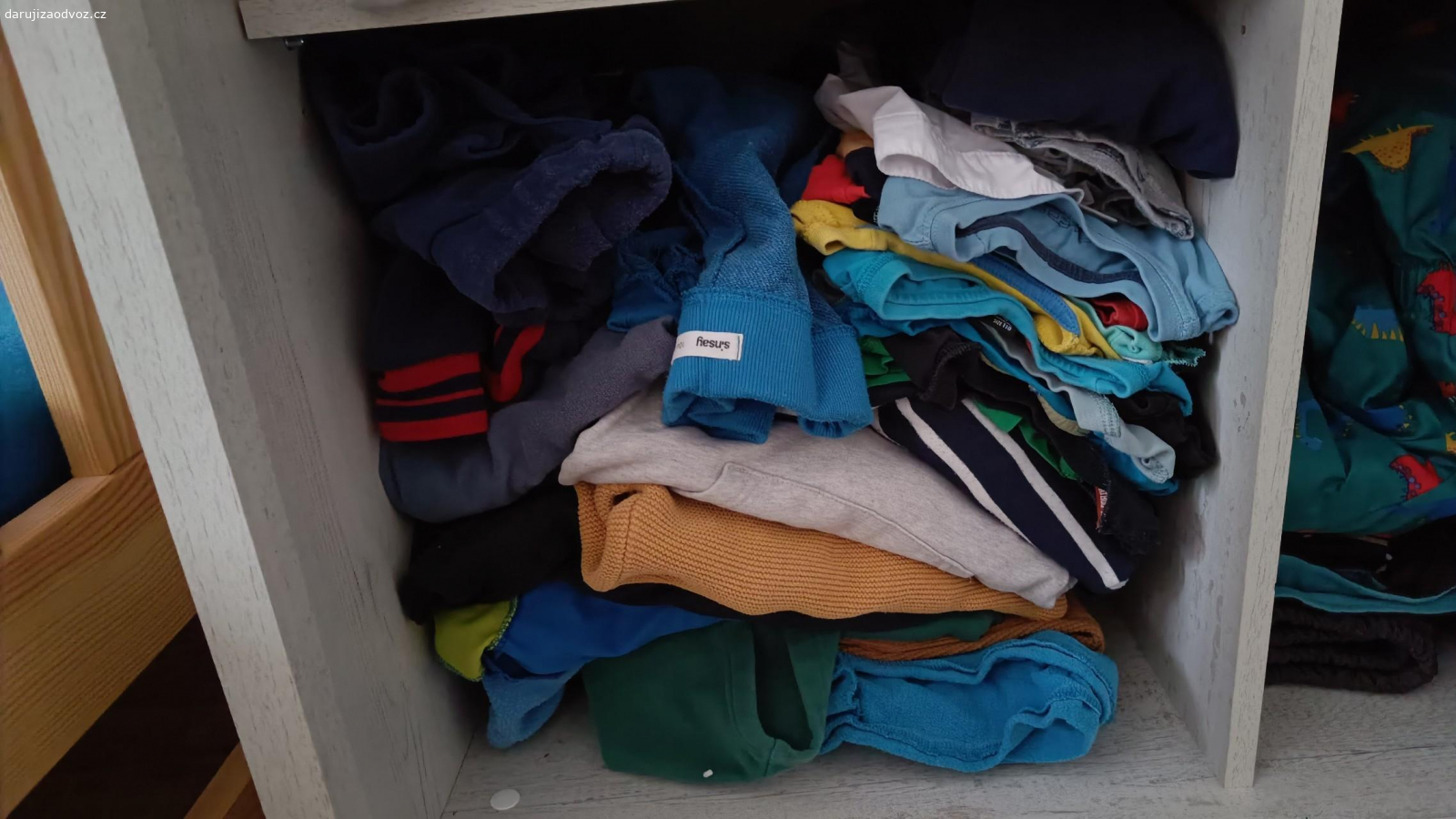 oblečení kluk 104-110. trika, mikiny, kalhoty, kraťasy...