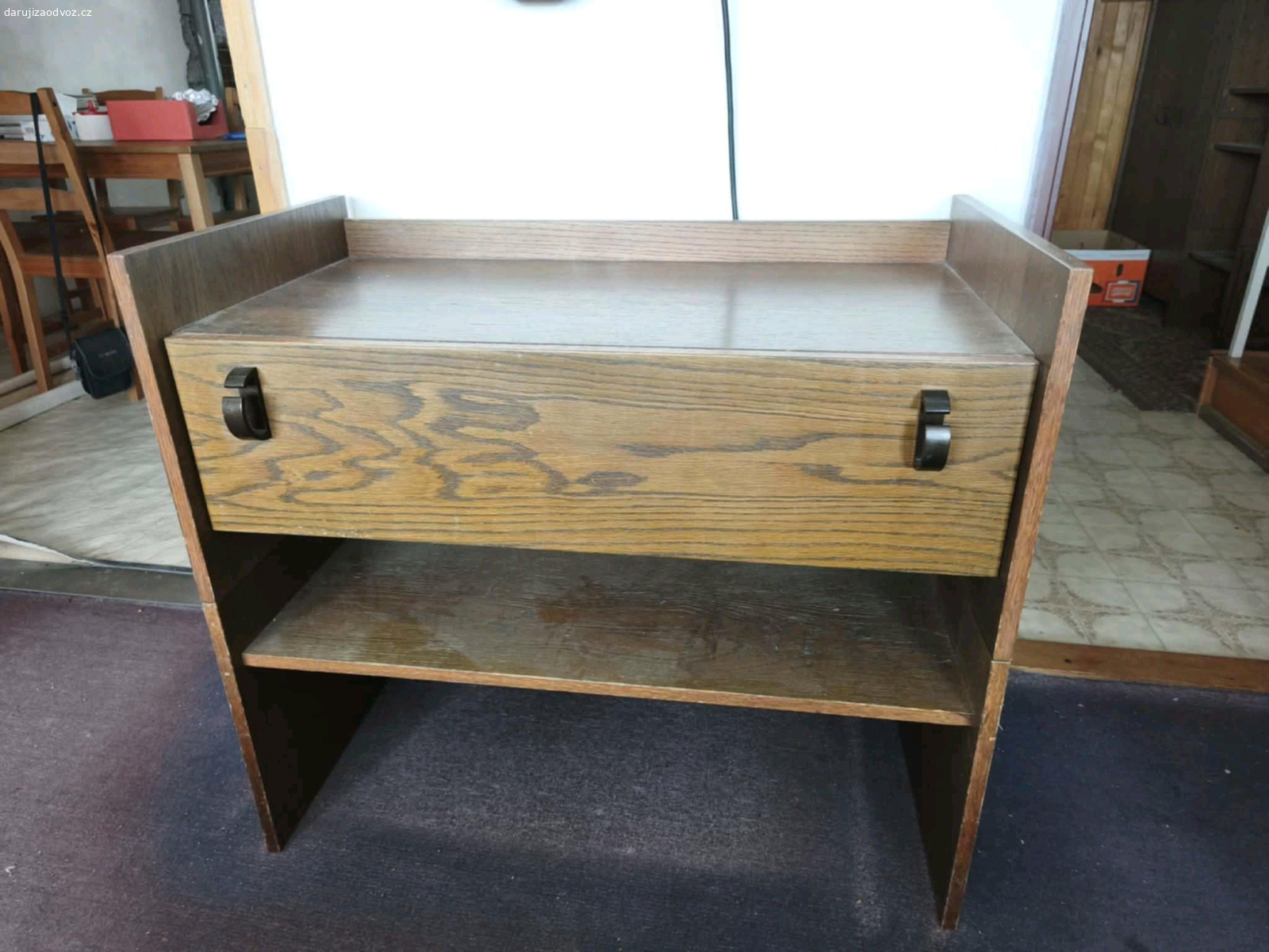 obývací stěna. darují obývací stěnu.