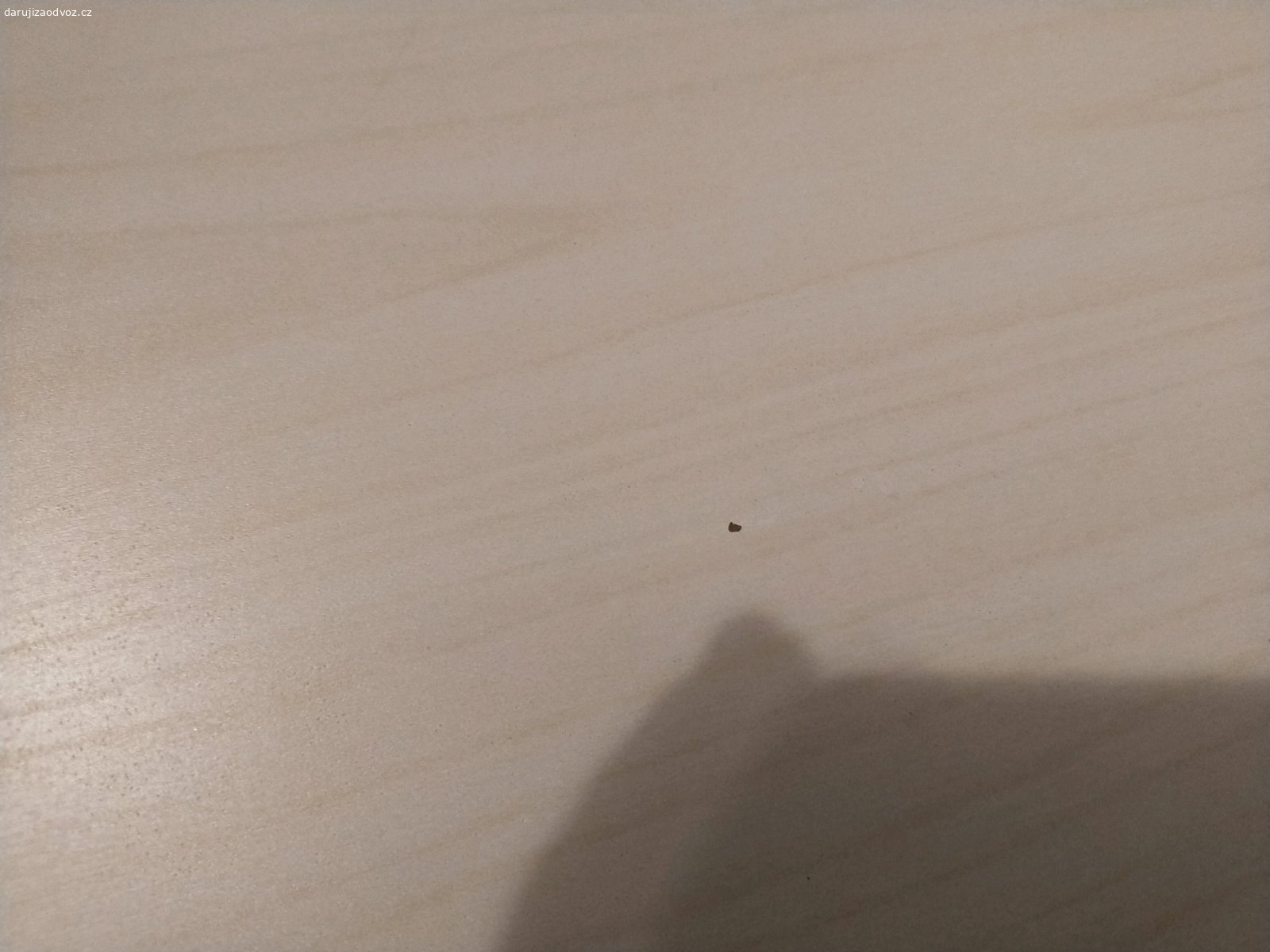 odkládací stolek Ikea. velikost 55x55x45, v pěkném stavu, nedostatky z běžného opotřebení vyfoceny