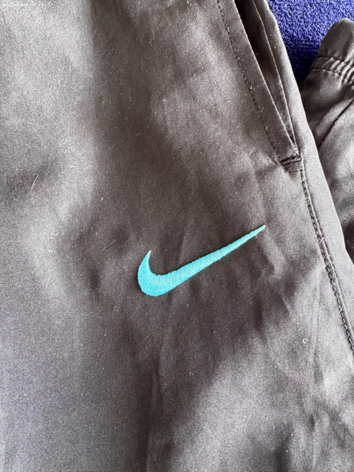 pánské Nike kalhoty. vel L, zapínání dole na nohách, nošené sezonu, nekomu udělají jeste radost 
osobní předání - poprosím Colu zero lahev anebo zásilkovna komplet 120,-
