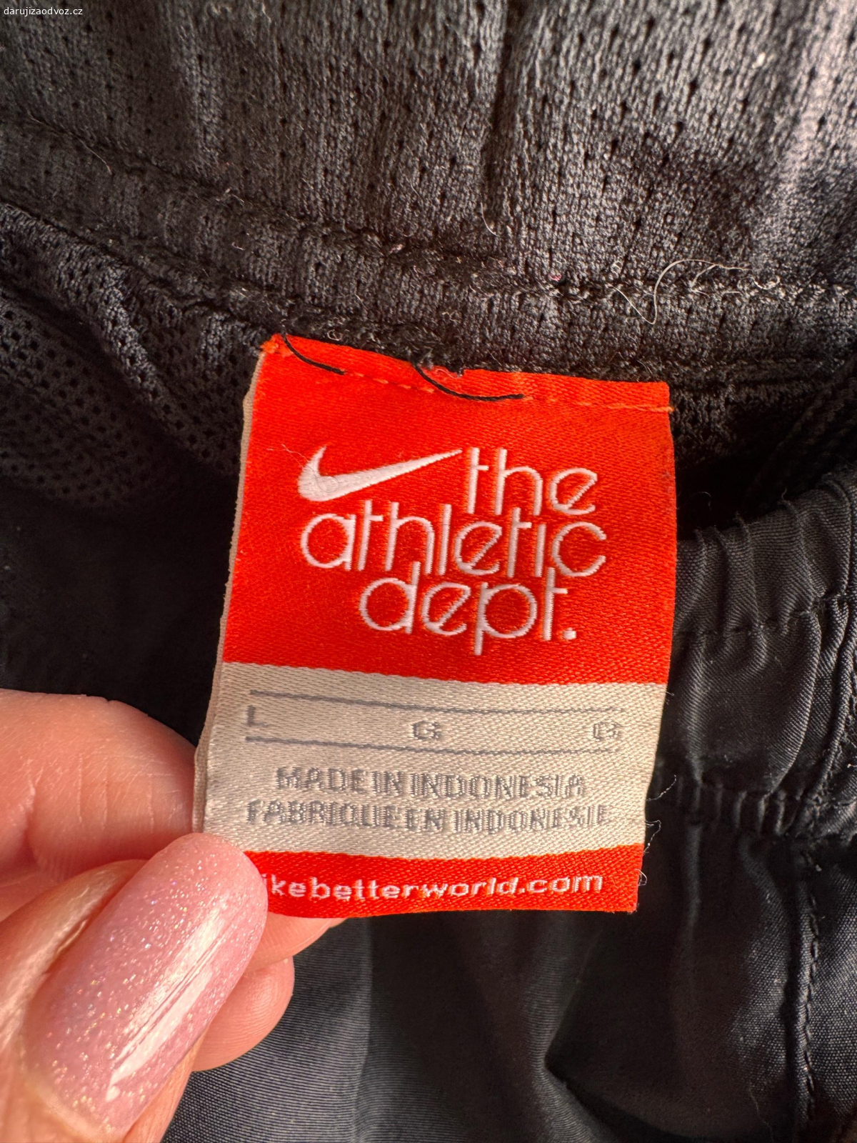 pánské Nike kalhoty. vel L, zapínání dole na nohách, nošené sezonu, nekomu udělají jeste radost 
osobní předání - poprosím Colu zero lahev anebo zásilkovna komplet 120,-