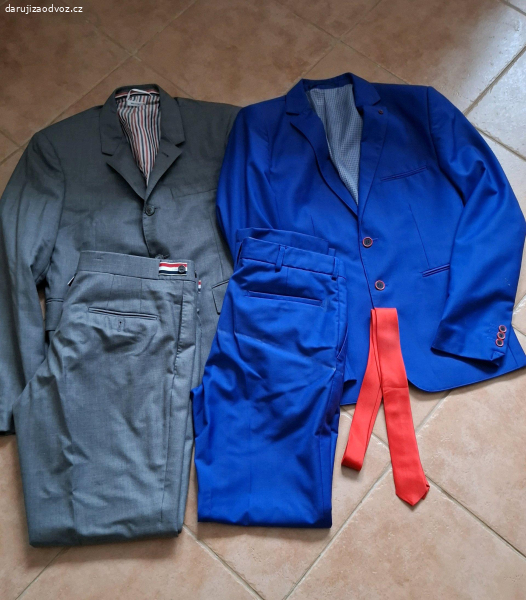 Pánské obleky.