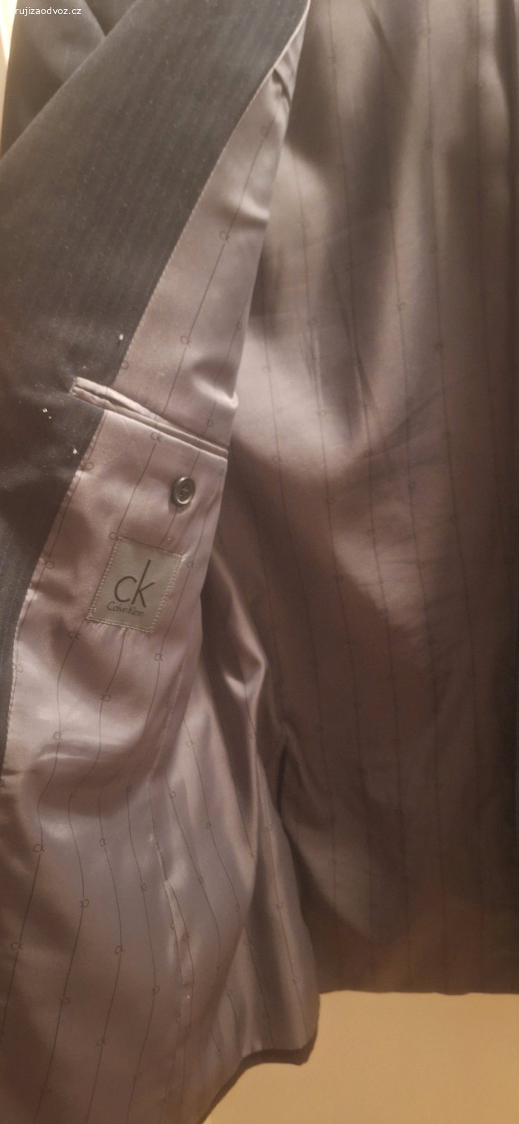 pánské sako Calvin Klein. daruji za pivo z minipivovaru/víno pánské sako, velikost cca "L", 180cm muž, skoro nenošené