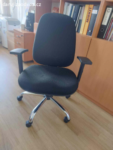 5 funkčních kancelářských židlí za odvoz z Karlína