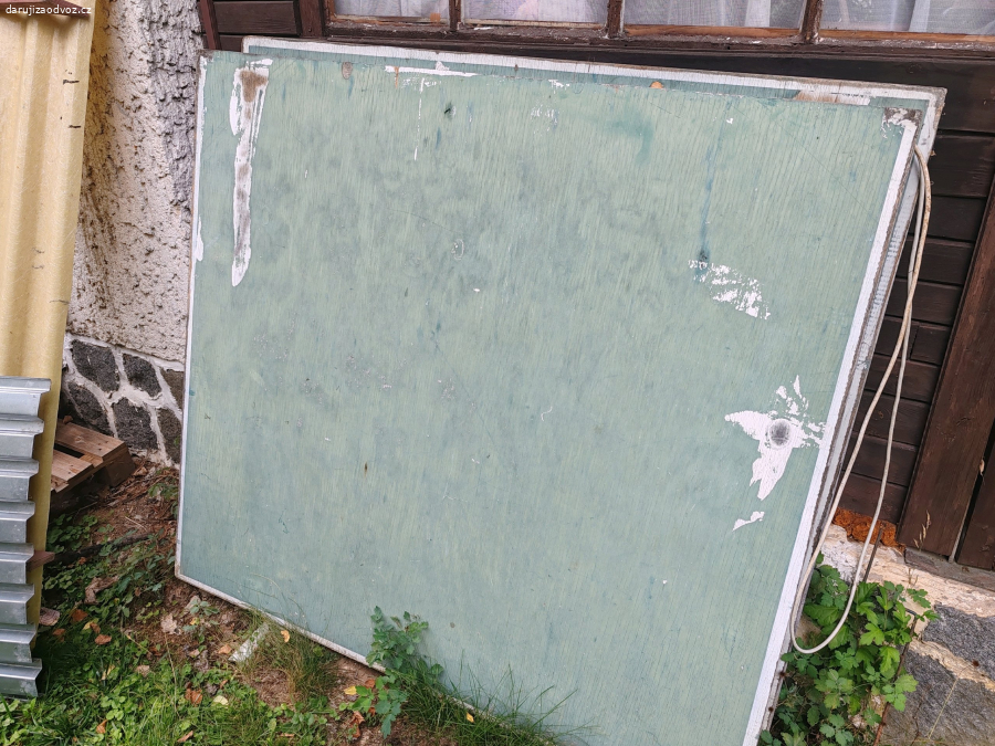 Pinpongové stoly