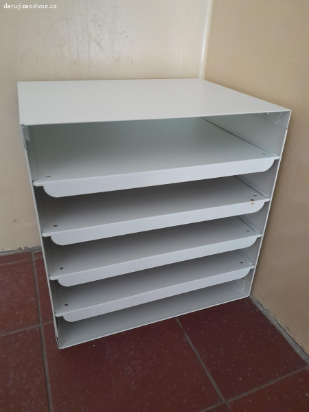 plechový pořadač?