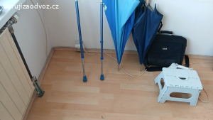 Plovoucí podlaha ve velmi dobrém stavu - spěchá