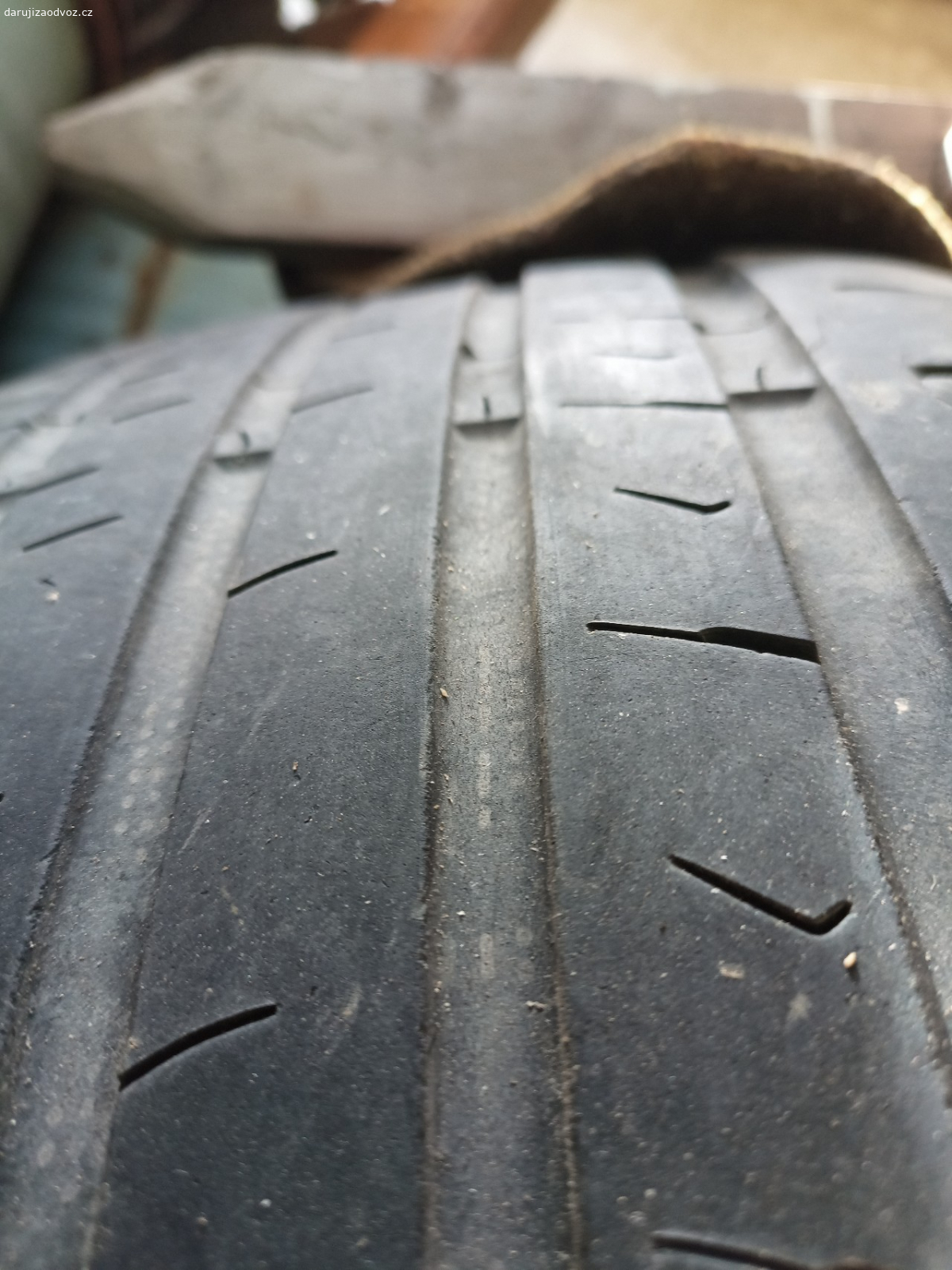 Pneumatiky Tomket 225/45 R18. Letní 4 kusy. Použité. 2x 3mm vzorku, 2x 5mm vzorků.