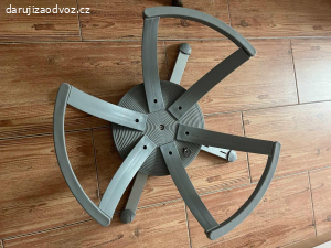 Podstavec na gymnastický míč