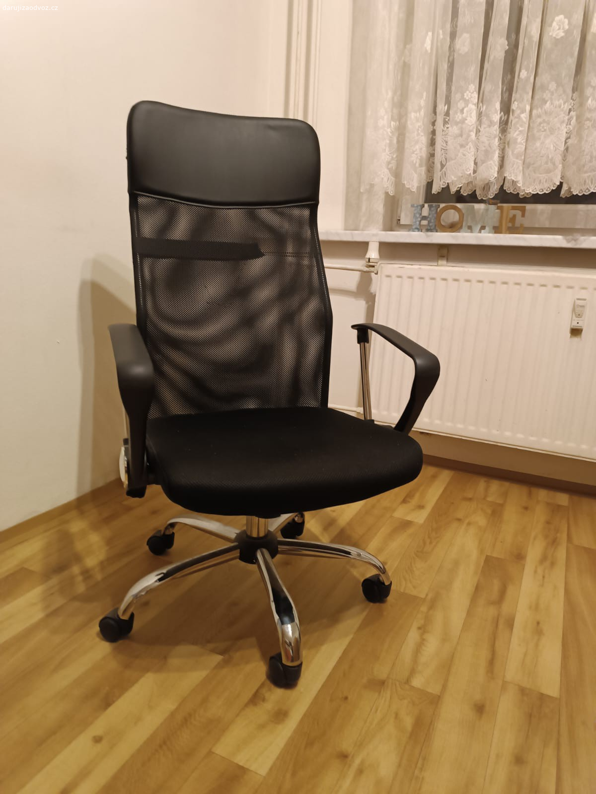 kancelářské křeslo. Daruji za odvoz 
7 patře s výtahem