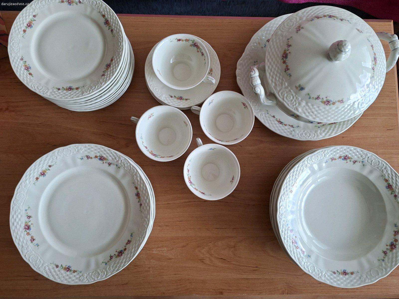 porcelán. daruji sbírku porcelánu