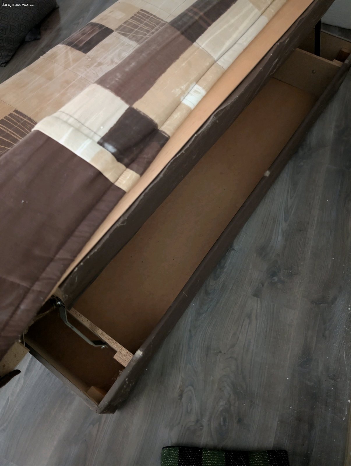 postel rozkládací. daruji za odvoz 120x190cm