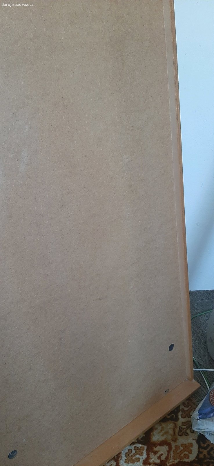 Postel. 2 postele bez matrace. Nepolohovací, nožky. Daly by se i spojit k sobě jako dvoulůžko.85x200cm