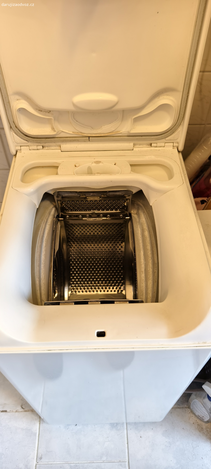 Pračka Electrolux. Daruji plně funkční pračku značky Electrolux. Bez technické vady. VxŠxH 90x40x60.