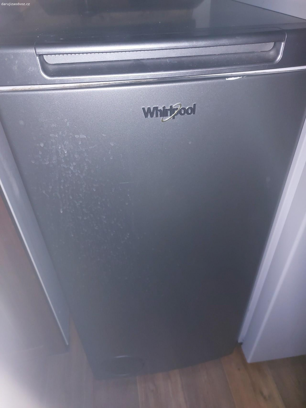pracka whirlpool. 3 roky stará, plne funkční, plnění horni