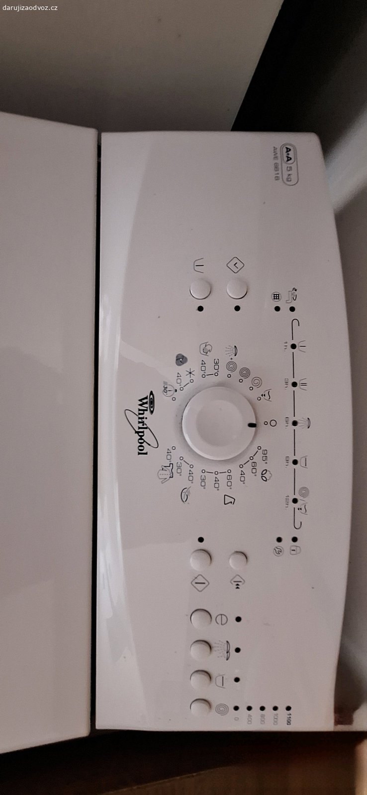 Pračka Whirpool. Daruji pračku Whirpool, plně funkční, ale už bohužel starší,  třeba ještě někomu poslouží.