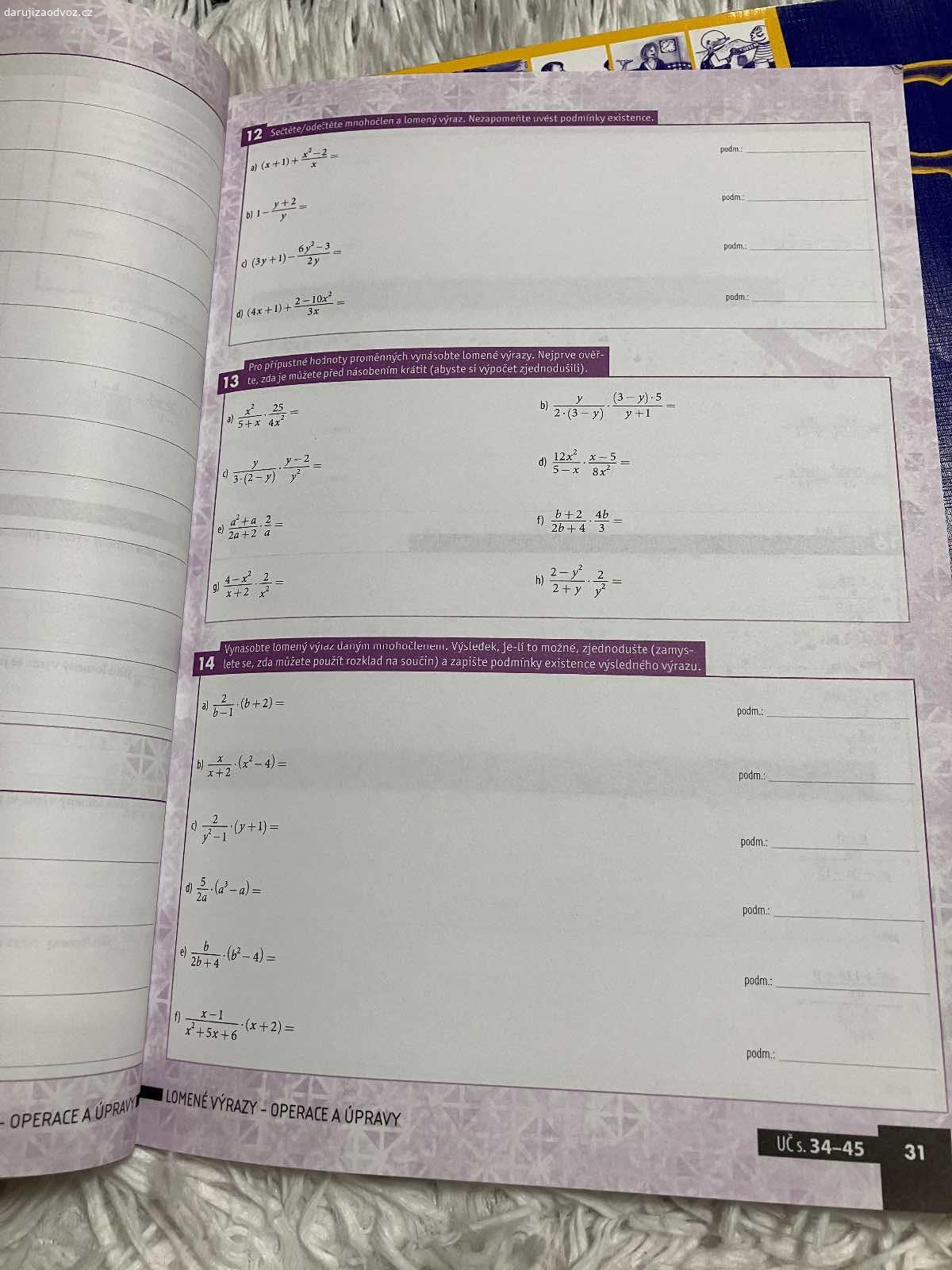 Pracovní sešit z matematiky. Je trochu popsaná