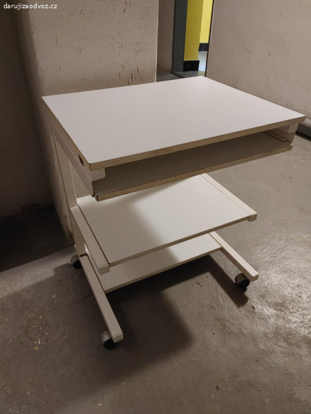 pracovní stolek