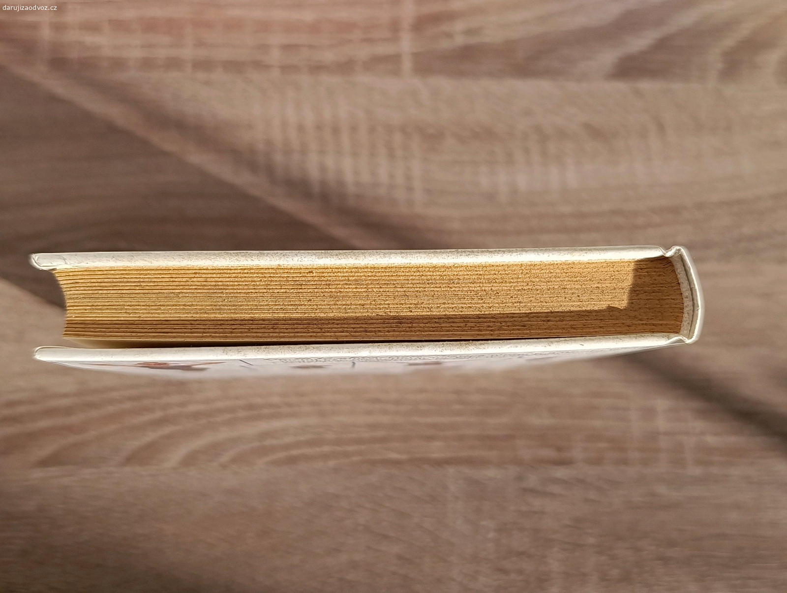 Přestaňte bláznit. Autor: Susan Powterová
Nakladatelství: Ikar, Knižní klub
Rok vydání: 1997
Obsah: Kniha poskytuje návod na stravování a jednoduché fitness cvičení pro ženy.
Stav: dobrý, ale lehký povlak na stránkách zvenku (viz foto)