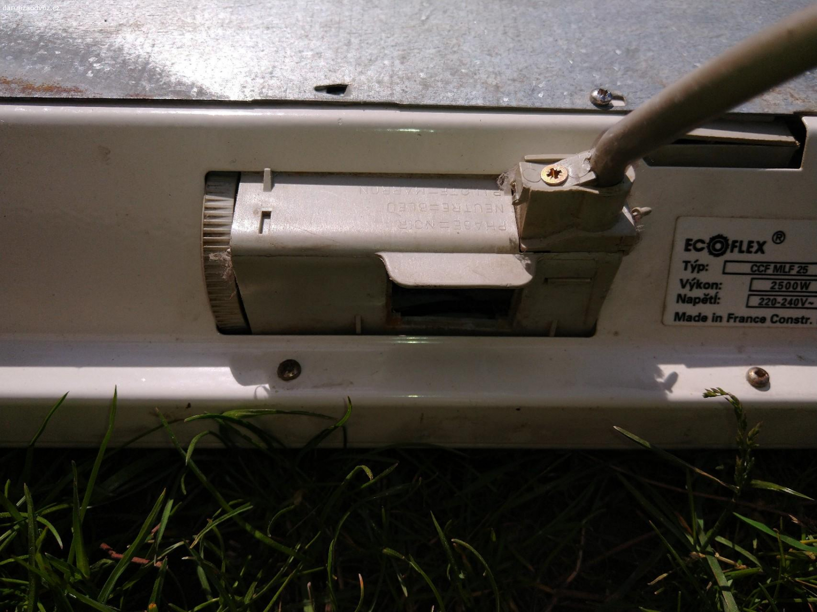 přímotopy ecoflex. Za odvoz daruji použité přímotopy ecoflex
1x 2500w - bez vypínače
1x 2000w 

Oba dost staré a dlouho ležely v garáži takže bez záruky funkčnosti (při demontáži ale byli funkční). Určené k pevné montáži na zeď (držáky jsou k dispozici).

Vyzvednutí ve Staré Huti, po dohodě Praha

Do středy pak jde do sběrného dvora