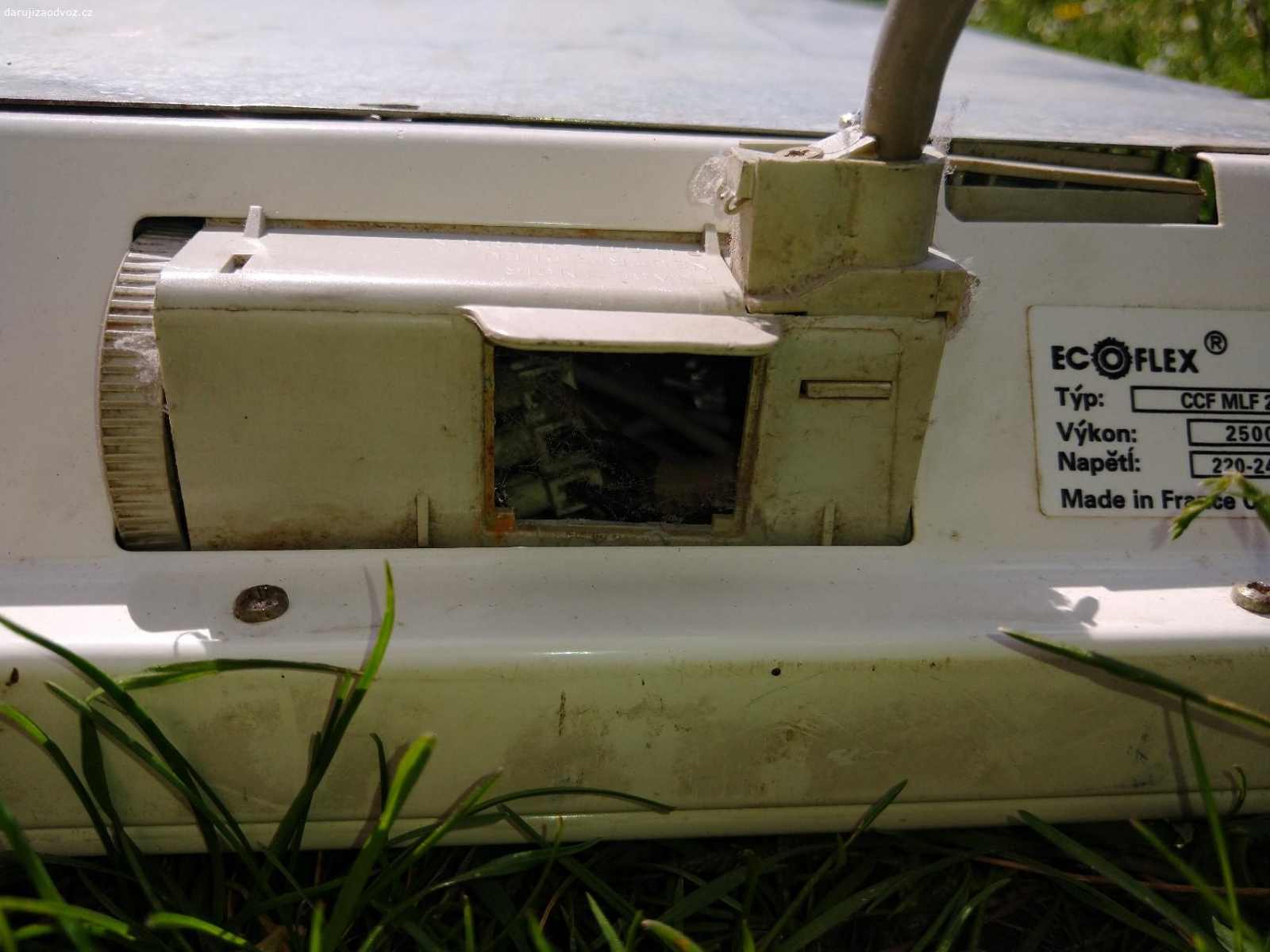 přímotopy ecoflex. Za odvoz daruji použité přímotopy ecoflex
1x 2500w - bez vypínače
1x 2000w 

Oba dost staré a dlouho ležely v garáži takže bez záruky funkčnosti (při demontáži ale byli funkční). Určené k pevné montáži na zeď (držáky jsou k dispozici).

Vyzvednutí ve Staré Huti, po dohodě Praha

Do středy pak jde do sběrného dvora