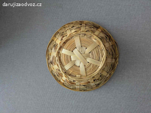 Proutěný košíček, průměr 15 cm