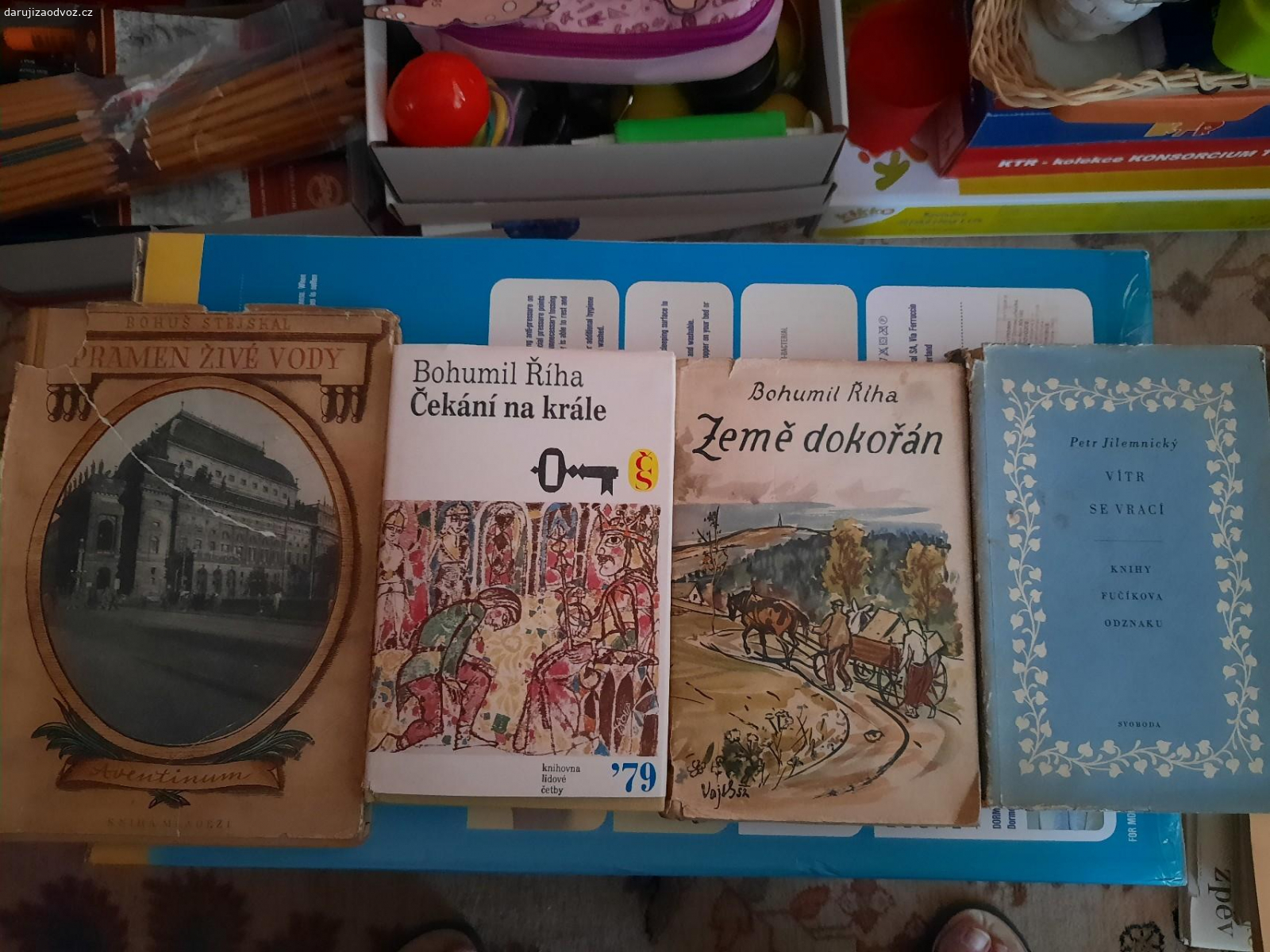 Próza - česká/retro. Daruji za odvoz