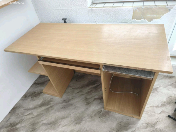 psací stůl