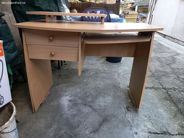 psací stůl