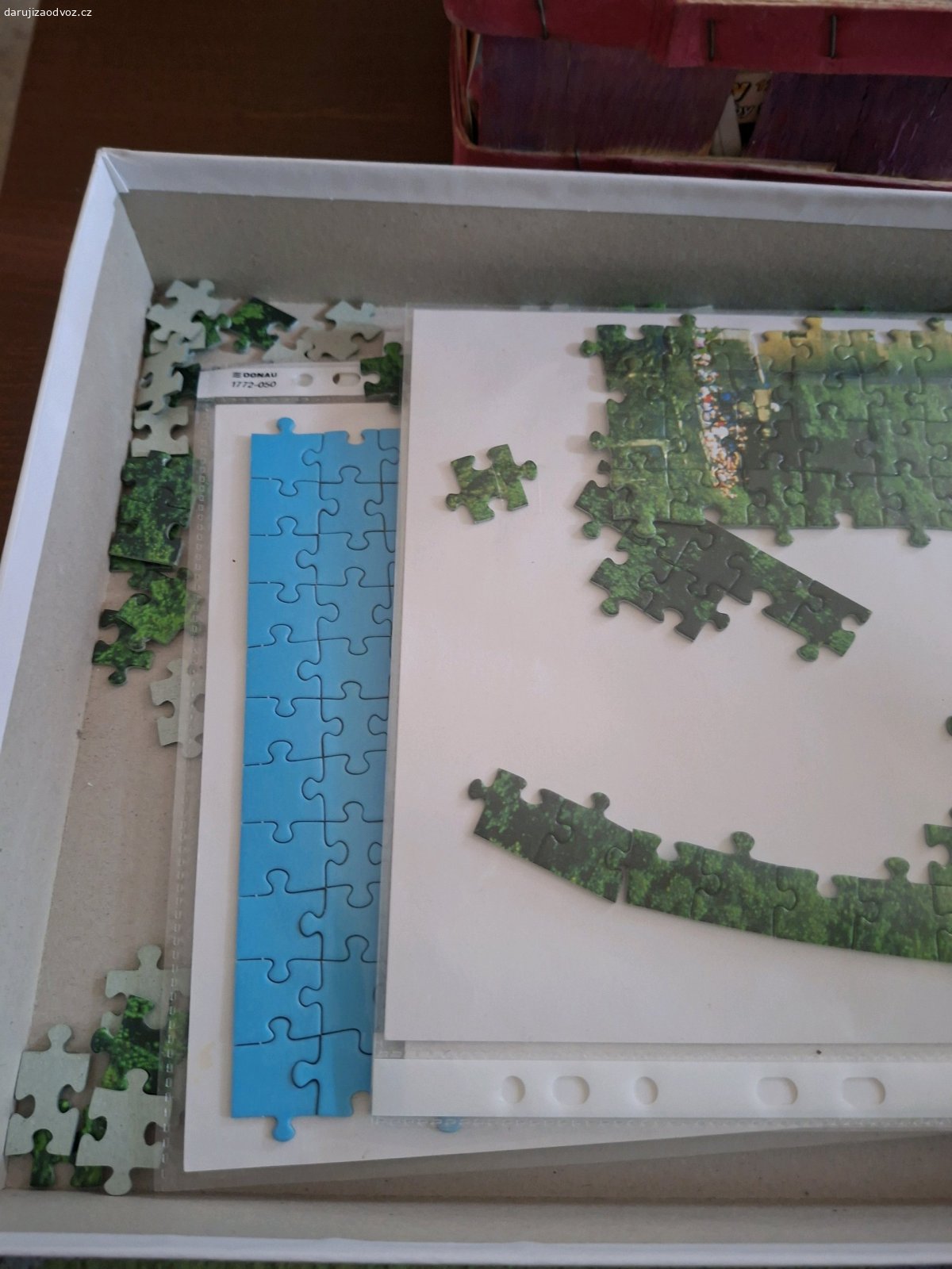 puzzle Neuschwanstein 1000 ks. použité ale kompletní

částečně sestavené v euroobalech