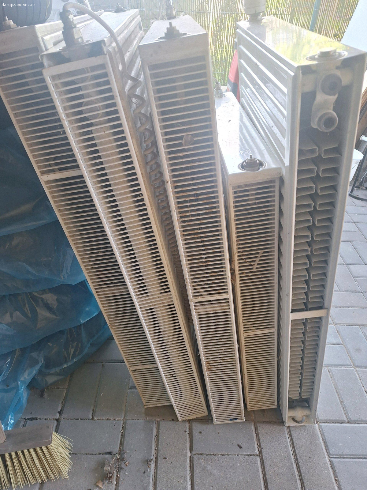 Radiatory. Daruji za odvoz radiatory 3 kusy  60x100 a 1 kus 60x80.