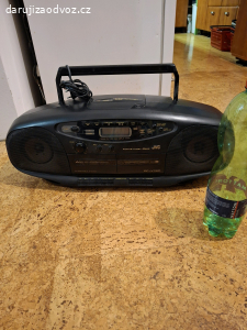 rádio, CD, dva kazeťáky