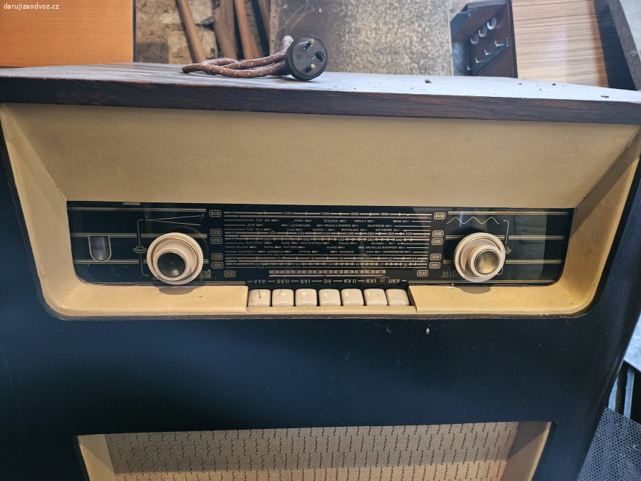 Rádio s gramofonem