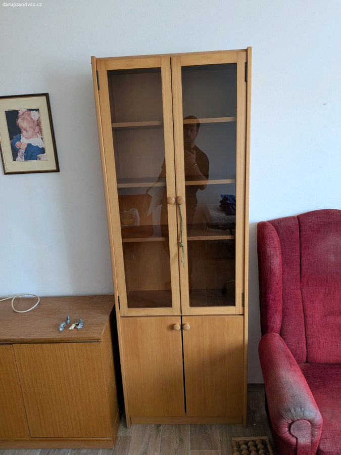 Regál skleněný