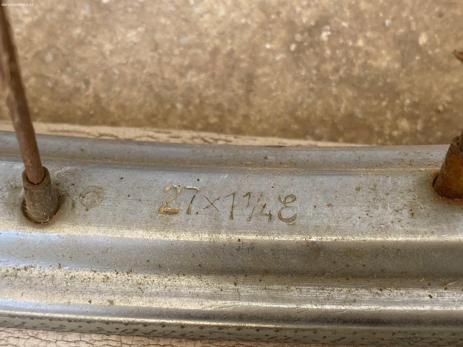 Retro kola. Daruji za odvoz, 2x zadní, 2x přední.