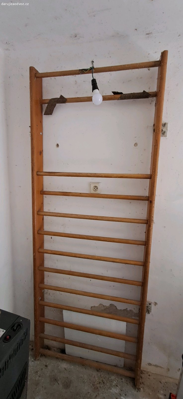 Ribstole - žebřiny. Daruji ribstole / žebřiny. Rozměr 80 x 210 cm.