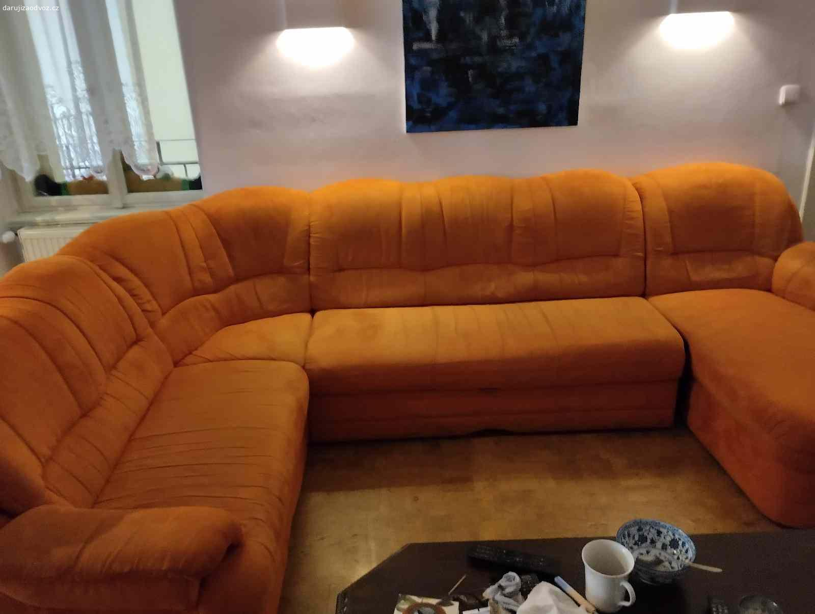 Rohovou rozkládací sedačku. Rozměry 190 x280 x150 cm.
Ve velmi dobrém stavu,nutno opravit rozkládání, chybí jedno kolečko.