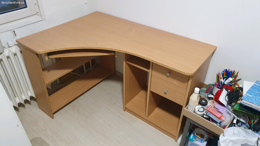 Rohový pracovní stůl