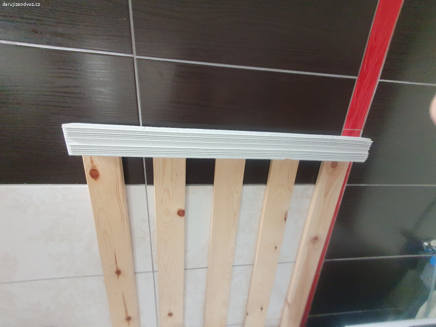 Rošt na vanu na dětskou vaničku