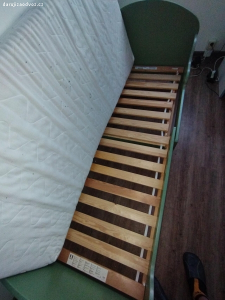 rostoucí postel ikea. daruji za odvoz dětskou rostoucí postel ikea s velkou matraci