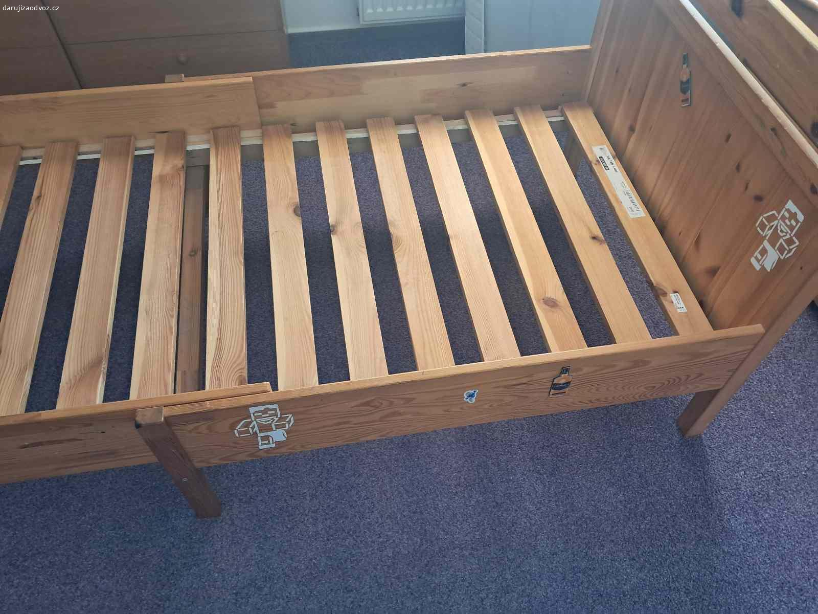 Rostoucí postel. Daruji postel která se dá zvětšovat dle velikosti dítěte.