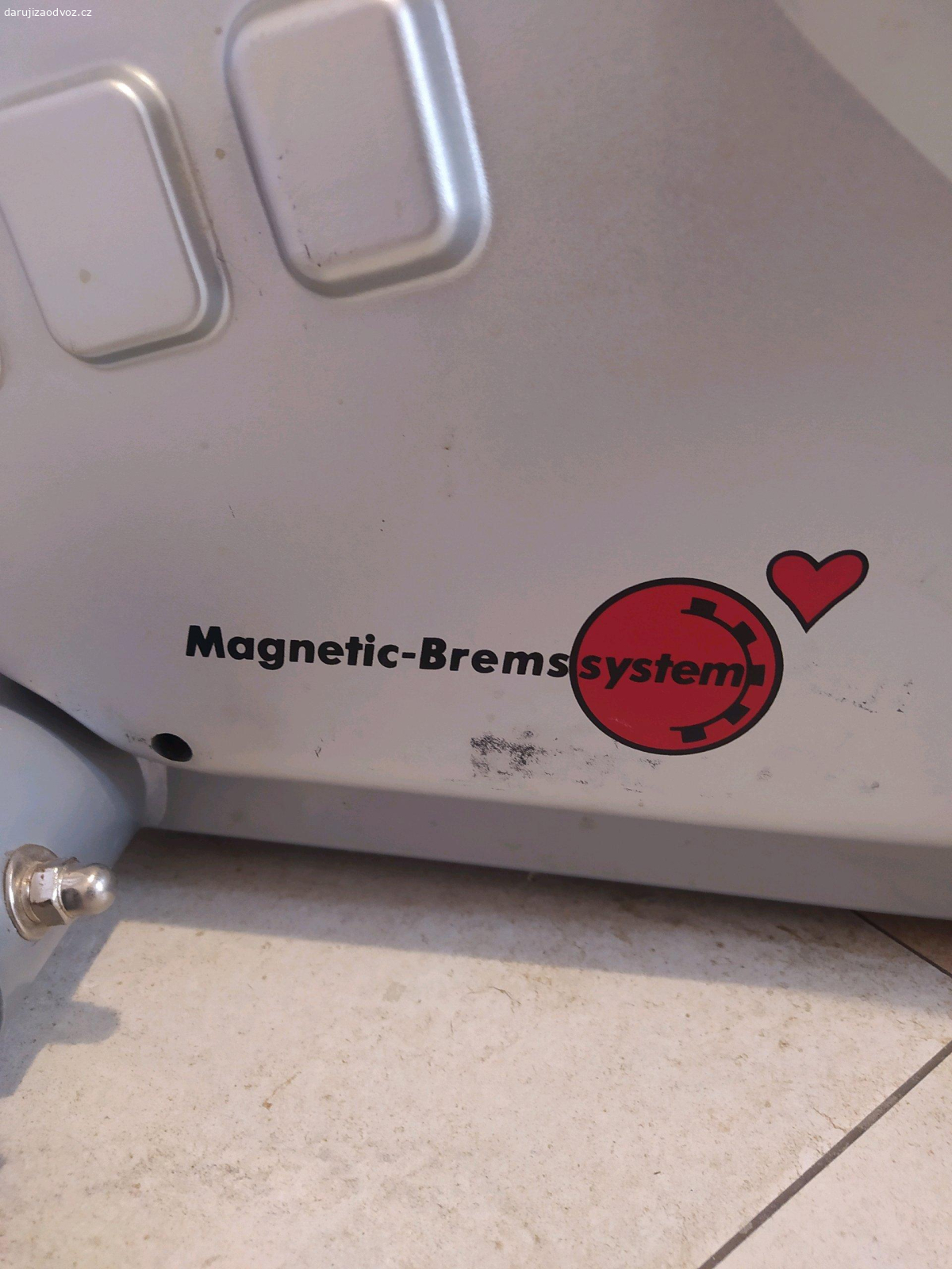 Rotoped. funkční, lze nastavit 8 stupňů obtížnosti, přehledová deska (km, apod) nefunkční