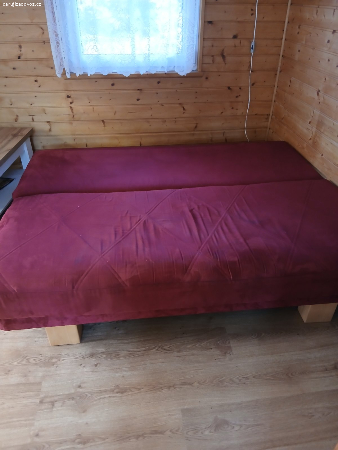 Rozkládací gauč s úložným prostorem