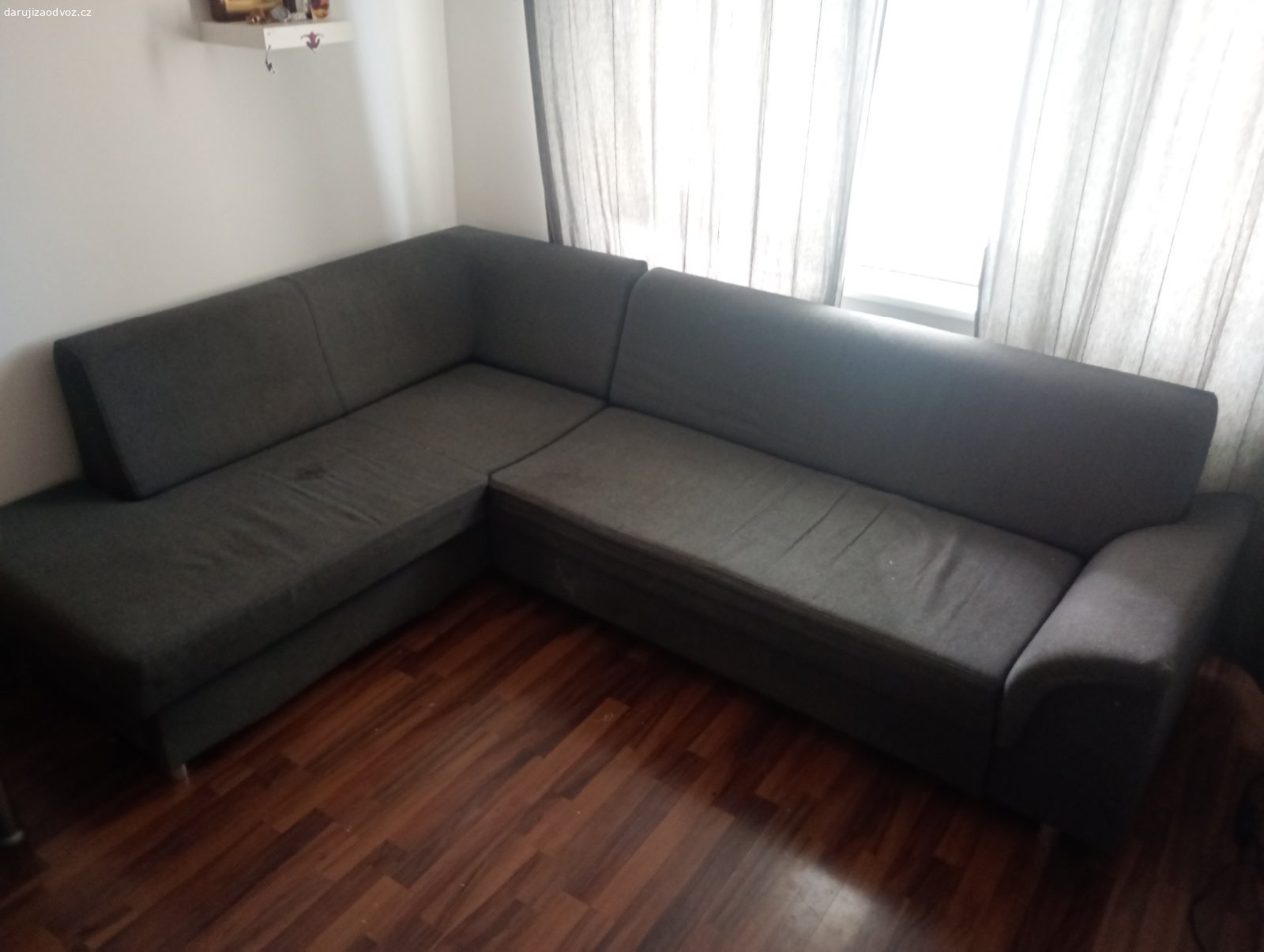 Rozkládací gauč. Rozkládací gauč. Za odvoz. 4 patro.