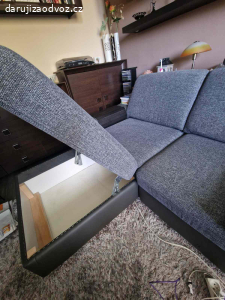 ...rozkládací pohovka s úložným prostorem