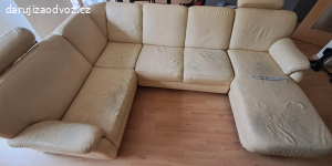 Rozkládací starší gauč