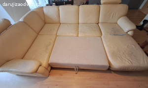 Rozkládací starší gauč