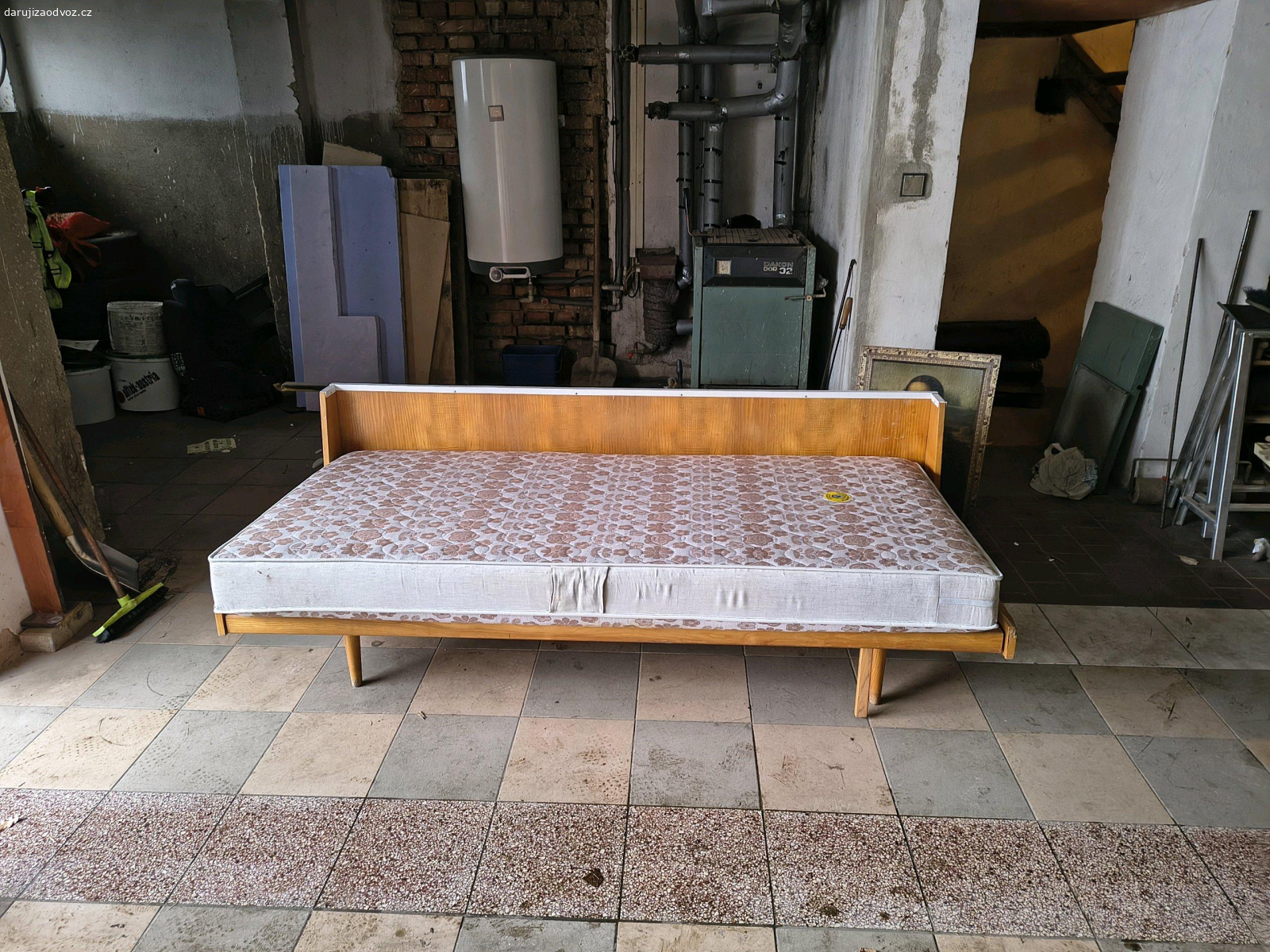 roztahovací postel. roztahovací postel i s matrací