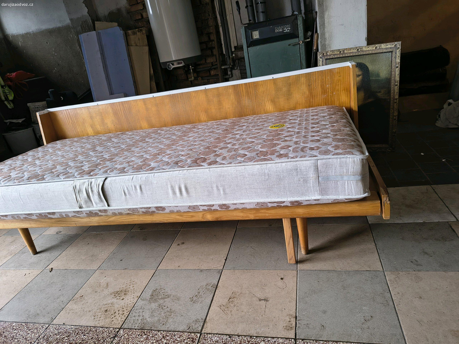 roztahovací postel. roztahovací postel i s matrací