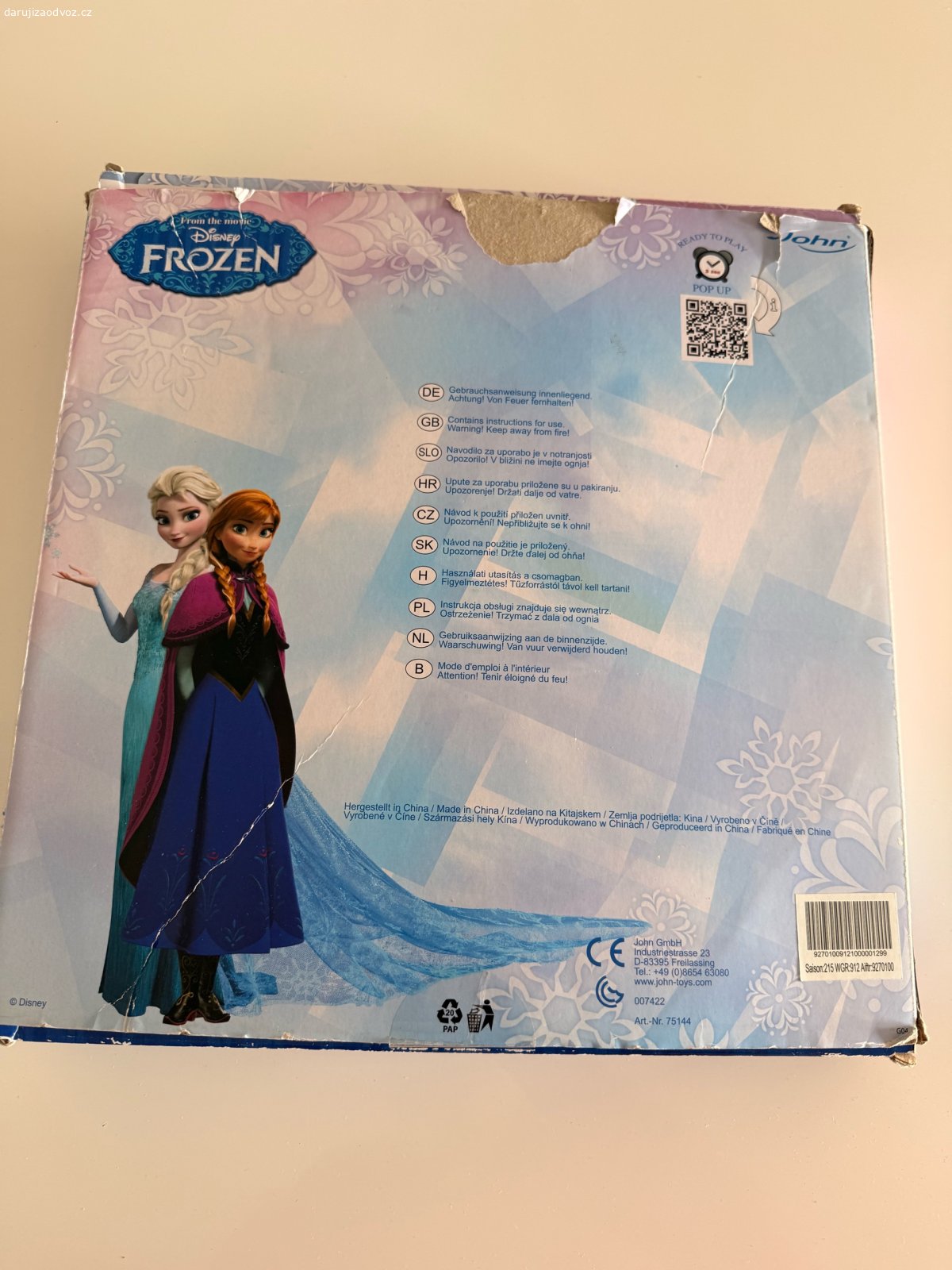 ruji za odvoz dětský stan Frozen (Le. Daruji skládací dětský stan s motivem Disney Frozen (Elsa, Anna a Olaf).

* Rozměry: 75 × 75 × 90 cm
* Rychlé rozložení (pop-up konstrukce)
* Součástí je obal na přenášení i originální krabice
* Stan je funkční, používaný.
* Místy jsou na látce drobné skvrny od běžného používání (nemám je nafocené), jinak je stan v pořádku.

Pouze osobní odběr.